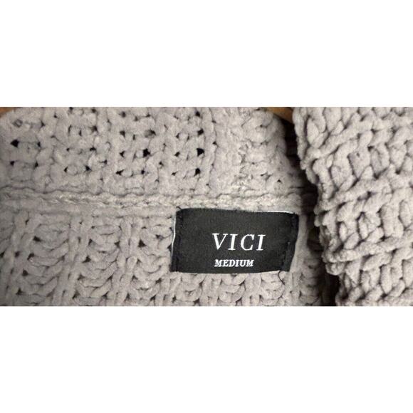 Vici Chunky Cardigan Gray Sweater Size Medium Pockets Waterfall - Picture 9 of 11